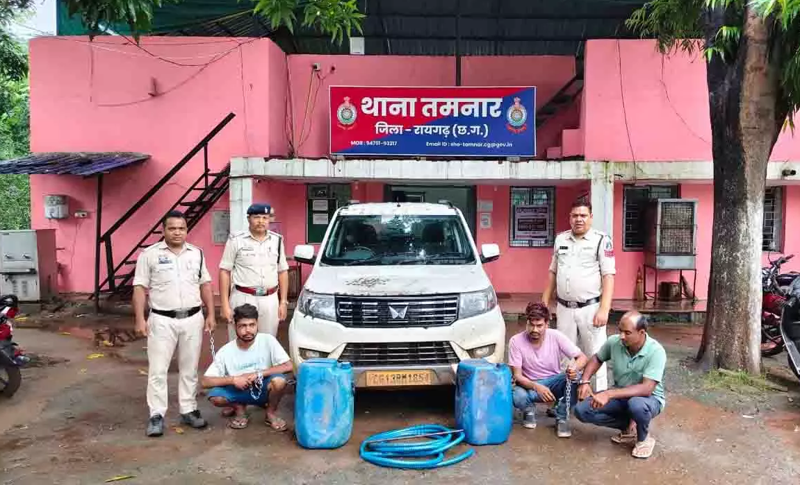 CG : रात के अंधेरे में ट्रकों-ट्रेलरों का डीजल उड़ाने वाले गिरोह का भंडाफोड़, पुलिस की ताबड़तोड़ कार्रवाई …