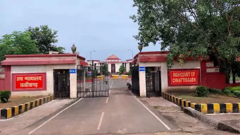 CG : हाईकोर्ट से तलाक की डिक्री रद्द, जज ने सामान्य नोकझोंक को मानसिक क्रूरता नहीं माना …
