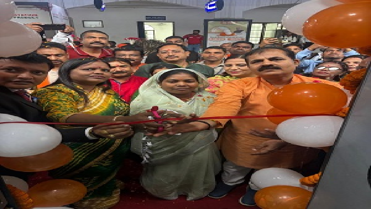CG : सरगुजा संभाग के 850 तीर्थयात्री अयोध्या धाम दर्शन के लिए विशेष ट्रेन से रवाना …