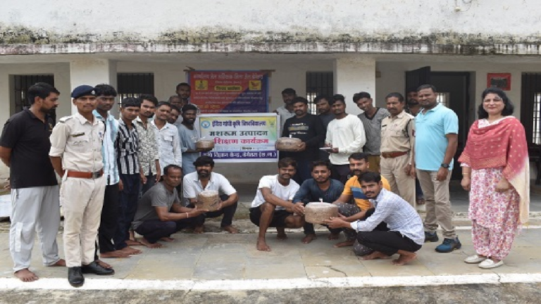 GC : जिला जेल बेमेतरा में 28 बंदियों को दिया गया दो दिवसीय मशरूम उत्पादन प्रशिक्षण…