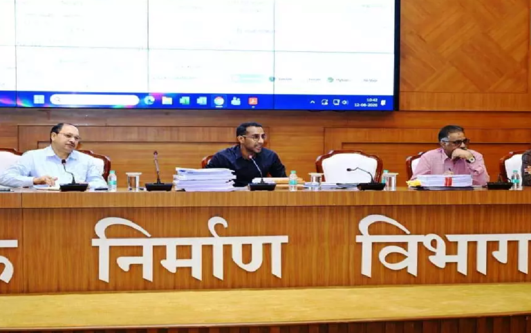 CG : रायपुर में PWD की बैठक, समय पर काम नहीं तो ठेकेदार होंगे आगामी टेंडर से बाहर …