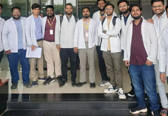 CG : इंटर्न्स की समस्याओं पर चिकित्सा शिक्षा विभाग की बैठक, स्टाइपेंड बढ़ाने की मांग पर विचार का आश्वासन …