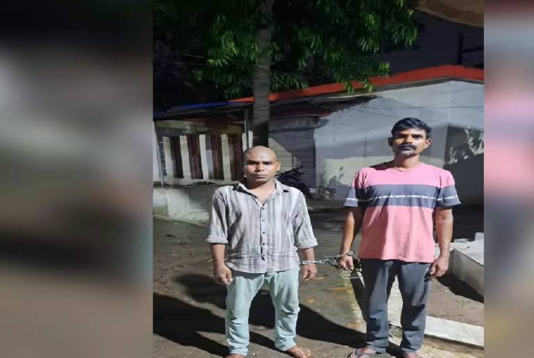 CG: क्रेशर मिल में घुसकर चोरी करने वाले और चोरी का सामान खरीदने वाले कबाड़ी पर पुलिस का प्रहार …