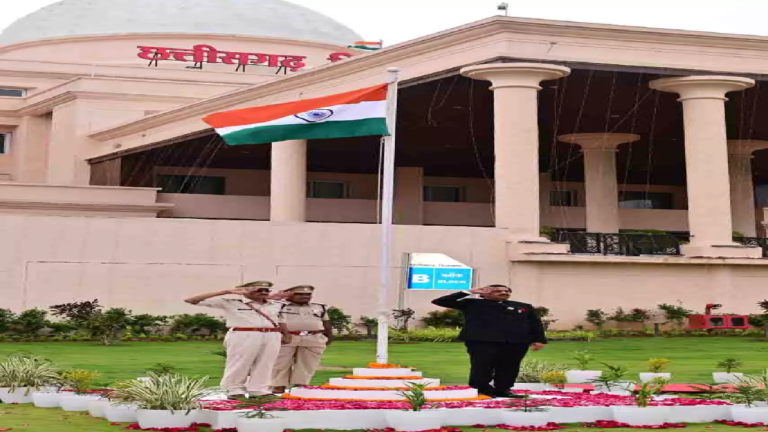 CG : विधानसभा के सचिव ने किया ध्वजारोहण …