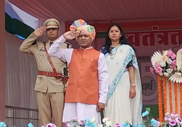 CG : सारंगढ़-बिलाईगढ़ में सांसद राधेश्याम राठिया ने किया ध्वजारोहण …