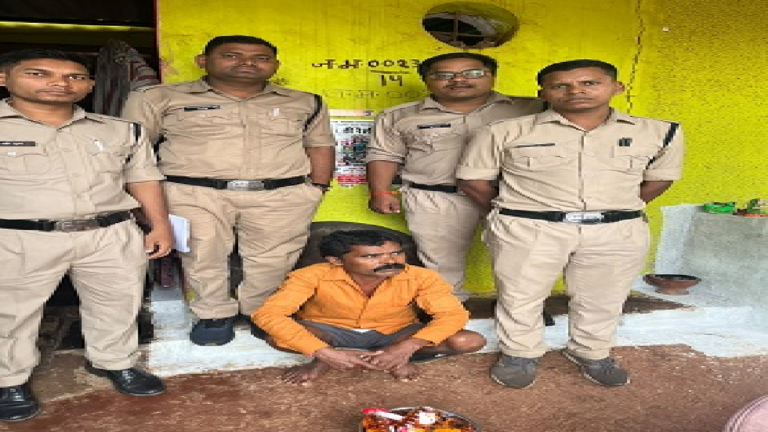 CG : कलेक्टर के निर्देश पर आबकारी विभाग ने बानबरद में अवैध देशी मदिरा की जब्त …