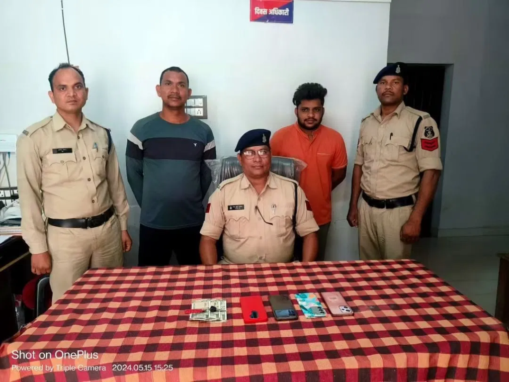 पेंड्रारोड न्यायालय ने सुनाई 3-3 साल की सजा, प्रत्येक पर 10 हजार रुपये का जुर्माना।