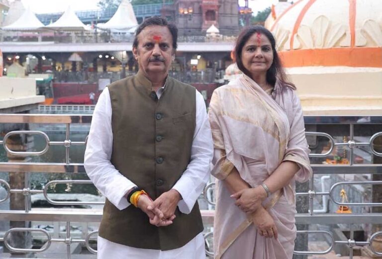 हरियाली अमावस्या पर उप मुख्यमंत्री शुक्ल ने सपत्नीक किए बाबा महाकाल के दर्शन