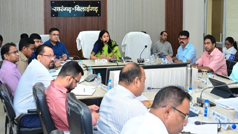 CG : अनावश्यक रूप से कोई भी आवेदन लंबित न रहे : कलेक्टर…