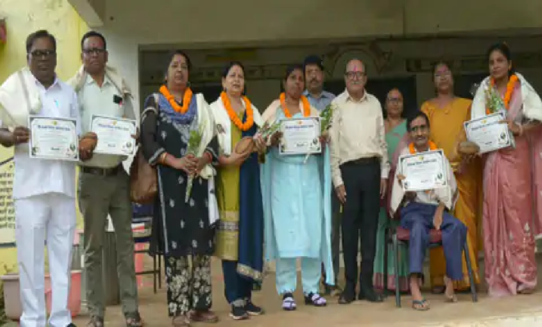 राजनांदगांव : बांधाबाजार में गुरुजन सम्मानित हुए…