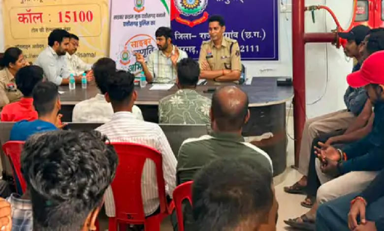 राजनांदगांव : गणेश प्रतिमाओं के आगमन, स्थापना, झांकी निर्माण पर समितियों से की चर्चा…