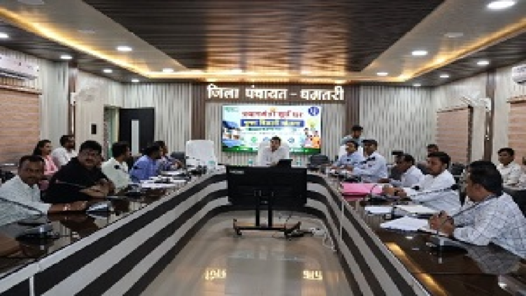 CG : हर पात्र परिवार तक सौर ऊर्जा, हर श्रमिक तक शासन की योजनाओं का लाभ…