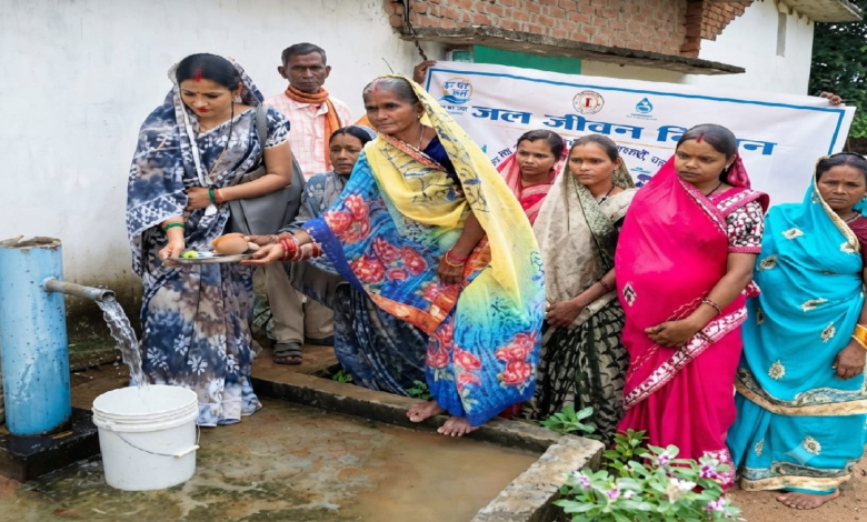 CG : सेवा की कहानी : उड़ीसा सीमा से लगे आदिवासी बहुल गांव में जल जीवन मिशन ने आसान की पानी की राह