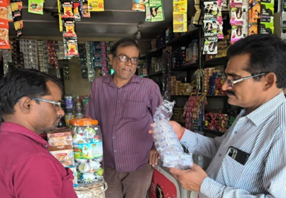 CG : राधिका नगर में नियमों का उल्लंघन करने वालों पर निगम की चालानी कार्रवाई…