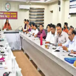 मोहला : सर्वे को पूरा कर पात्र हितग्राहियों को योजनाओं का लाभ दिलाएं: कलेक्टर…