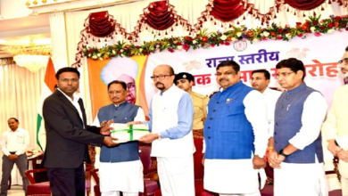 CG : राज्यपाल पुरस्कार से सम्मानित हुए सूरजपुर के शिक्षक गोपाल सिंह और योगेश साहू…