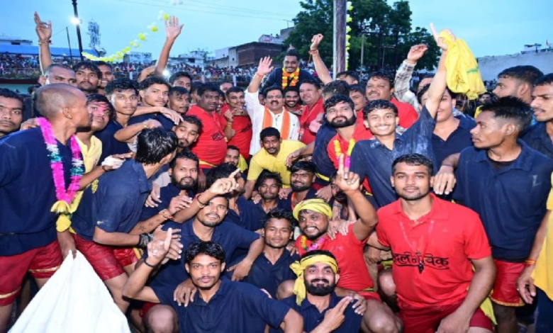 CG : कवर्धा में आयोजित दही हांडी उत्सव में शामिल हुए उप मुख्यमंत्री शर्मा…