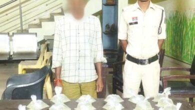 राजनांदगांव : श्मशान घाट में महुआ शराब बेचने वाला बंदी…