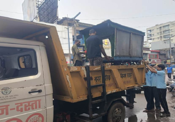 CG : सुगम यातायात के लिए एक्शन में रायपुर पुलिस और निगम …