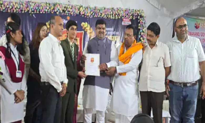 राजनांदगांव : वनांचल मानपुर में पहली बार प्रतिभावान छात्रों का शिक्षा मंत्री ने किया सम्मान …