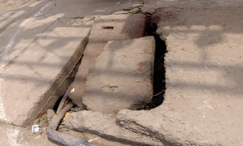 राजनांदगांव : सर्विस लेन किनारे खुली नालियों से खतरा बढ़ गया …