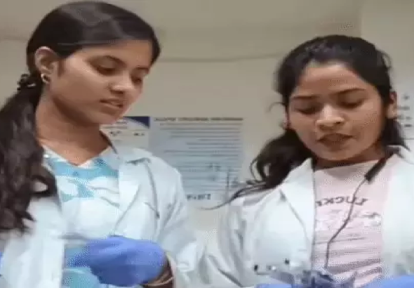 CG : महिला टेक्नीशियनों की नौकरी गई, लैब में ब्लड सैंपल के साथ ‘रीलबाजी’ पड़ी भारी …