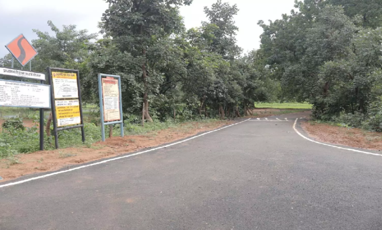 CG : सेवा संकल्प अभियान: जहां पहले कीचड़ में थम जाते थे कदम, अब पक्की सड़क पर दौड़ती है जिंदगी …