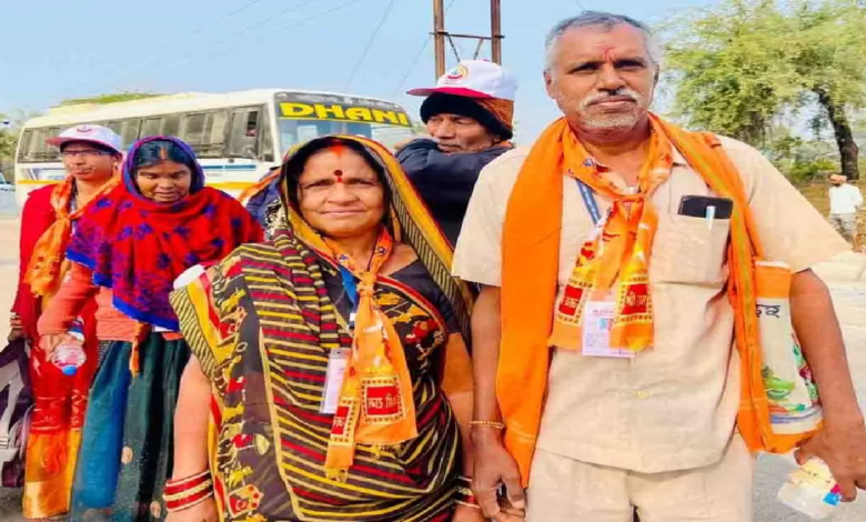 CG : कबीरधाम के दंपती ने विशेष ट्रेन से पहुंचकर किए रामलला और बाबा विश्वनाथ के दर्शन …