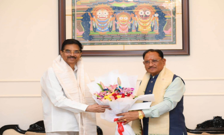 CG : मुख्यमंत्री विष्णु देव साय ने ओडिशा के राज्यपाल डॉ. हरि बाबू कंभमपति से की शिष्टाचार भेंट