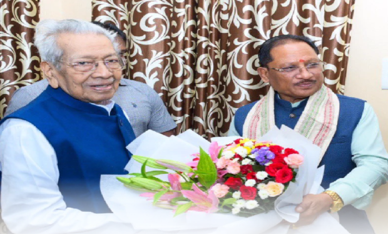 CG : मुख्यमंत्री विष्णु देव साय ने छत्तीसगढ़ के पूर्व राज्यपाल विश्वभूषण हरिचंदन से की सौजन्य भेंट ﻿