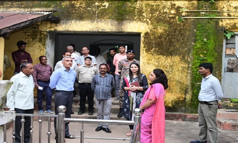CG : जिला निर्वाचन अधिकारी रणबीर शर्मा ने ईवीएम वेयर हाउस का किया निरीक्षण …