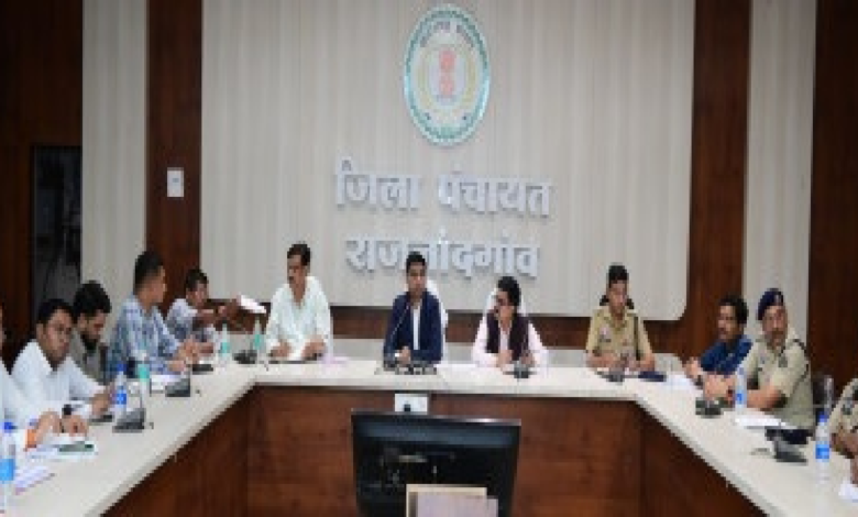 राजनांदगांव : राष्ट्रीय राजमार्ग पर घुमंतु पशुओं के प्रबंधन के लिए ग्राम पंचायतों की सक्रिय भागीदारी जरूरी : कलेक्टर …