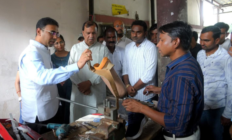 सेवा संकल्प अभियान के तहत दिव्यांगजनों को मिला सशक्तिकरण का संबल ...
