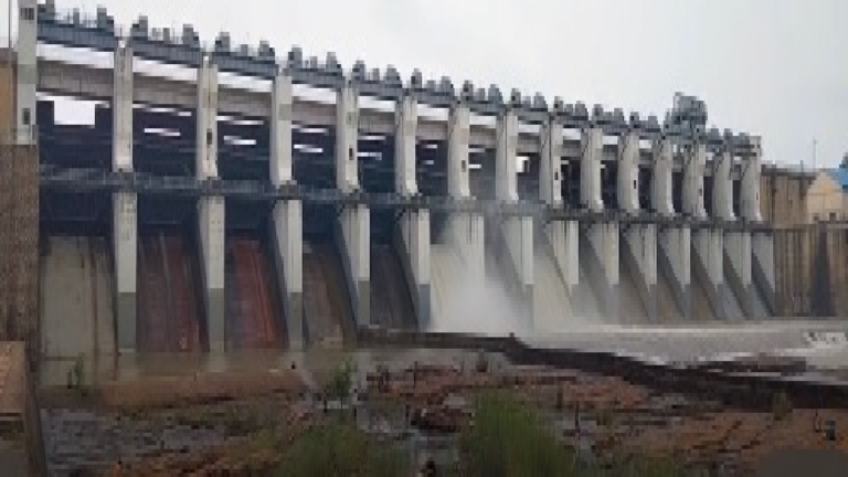 CG : महानदी किनारे बसे गांवों में अलर्ट, गंगरेल से 4670 क्यूसेक पानी छोड़ा जा रहा …