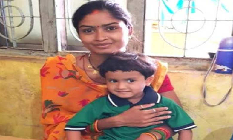 CG : प्रधानमंत्री मातृ वंदना और महतारी वंदन योजना से गायत्री को मिला आर्थिक संबल, सुरक्षित मातृत्व को सहारा…