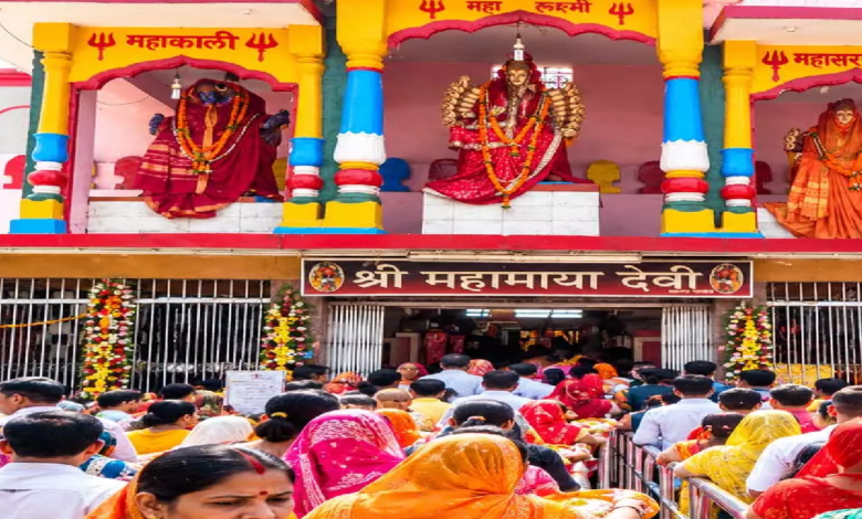 CG : रायपुर के महामाया मंदिर में उमड़ी भक्तों की भीड़, सुबह से जारी है दर्शन का सिलसिला…