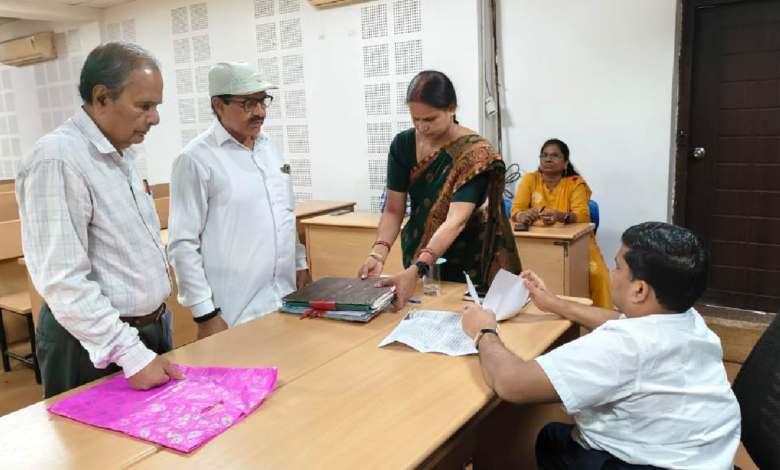 CG : भिलाई निगम में जनदर्शन, मांग-शिकायतों से संबंधित 16 आवेदन मिले...