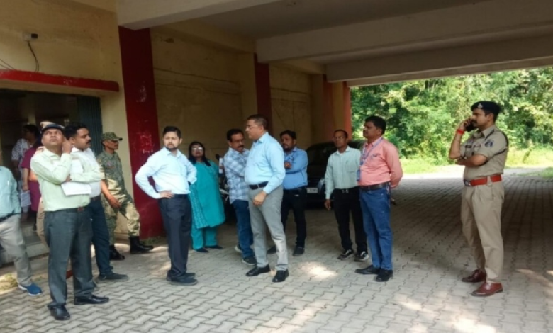 CG : कलेक्टर ने लिया निगम चुनाव की तैयारियों का जायजा...