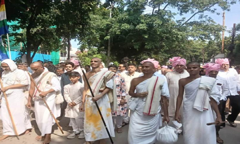 CG : विवेकानंद नगर से टैगोर नगर तक भक्तिमय वातावरण, 6 स्थानों पर चैत्य वंदन...