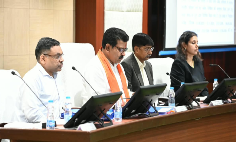 CG : नशे के कारोबार की जड़ तक पहुंचकर पूरे नेटवर्क को ध्वस्त करें : विजय शर्मा...