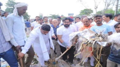 CG : जिला पंचायत परिसर में गूंजा स्वच्छता का संदेश, ‘एक दिन-एक घंटा-एक साथ’ थीम पर हुआ श्रमदान…
