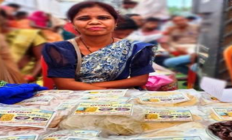 CG : घर की रसोई से शुरू हुआ रीना का कारोबार, पापड़-बड़ी और बिजौड़ी से बनीं आत्मनिर्भर …