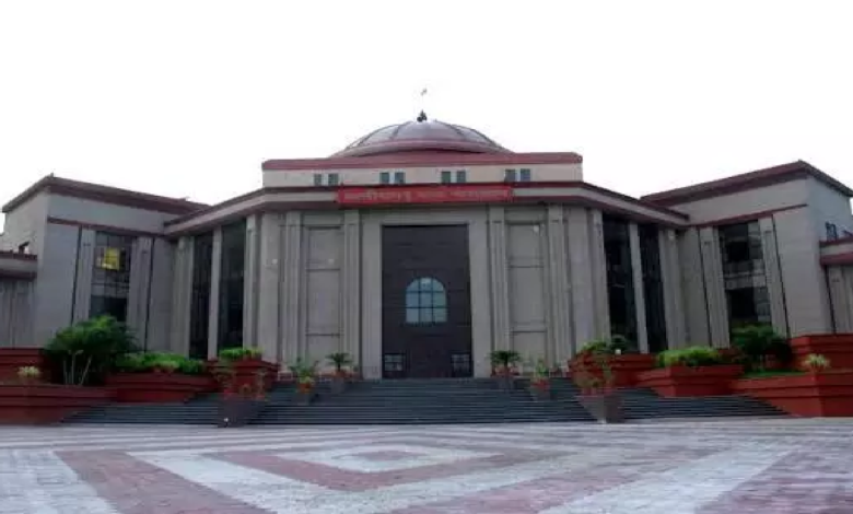 CG : हाईकोर्ट से 33 कर्मचारियों को राहत, 2013 से 2023 तक की वेतनवृद्धि का लाभ देने के निर्देश …