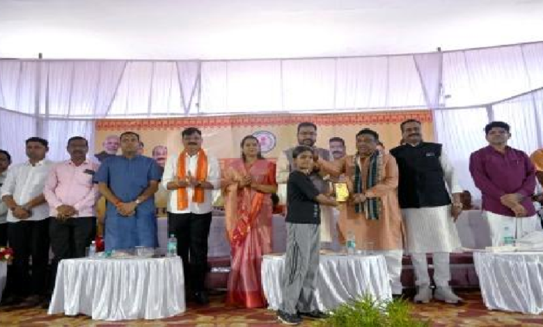 CG : युवा उड़ान कार्यक्रम का हुआ आयोजन, प्रतिभावान युवाओं का हुआ सम्मान …