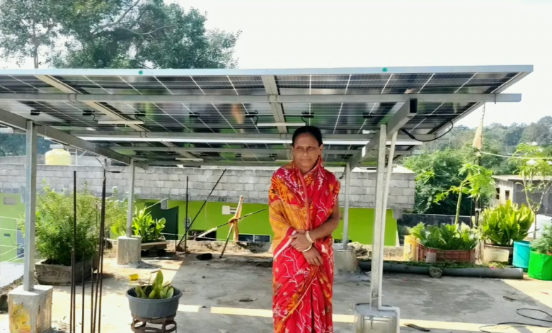 सेवा की कहानी : पीएम सूर्य घर योजना से बिजली बिल में बड़ी बचत, सोलर पैनल से अतिरिक्त बिजली ग्रिड में पहुंच रही ...