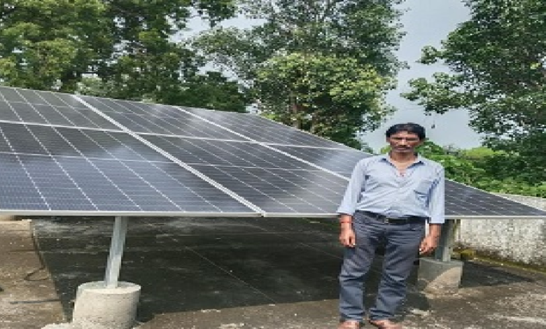 CG : छत पर सौर संयंत्र से बिजली खर्च में राहत की राह पर दादूराम गुप्ता …