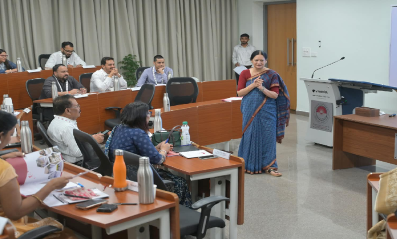 IIM में पंजीयन विभाग की कार्यशाला, विशेषज्ञों ने अधिकारियों को दिया प्रशिक्षण