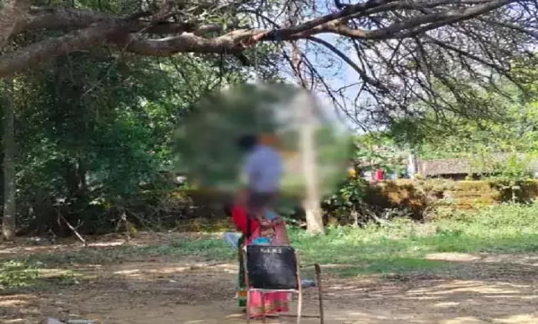 CG : स्कूल परिसर में जिस झूले पर खेलते थे बच्चे, उसी ने ले ली 10 साल के मासूम की जान …