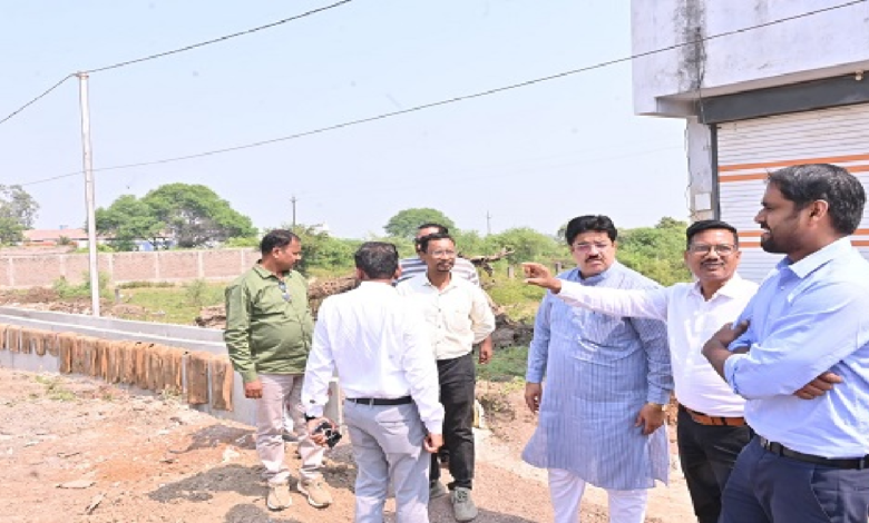 CG : धमतरी की सड़कों को मिलेगा आधुनिक स्वरूप, सुगम होगा आवागमन …