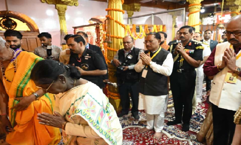 CG : जगदलपुर में राष्ट्रपति मुर्मू ने की माँ दंतेश्वरी की पूजा-अर्चना …